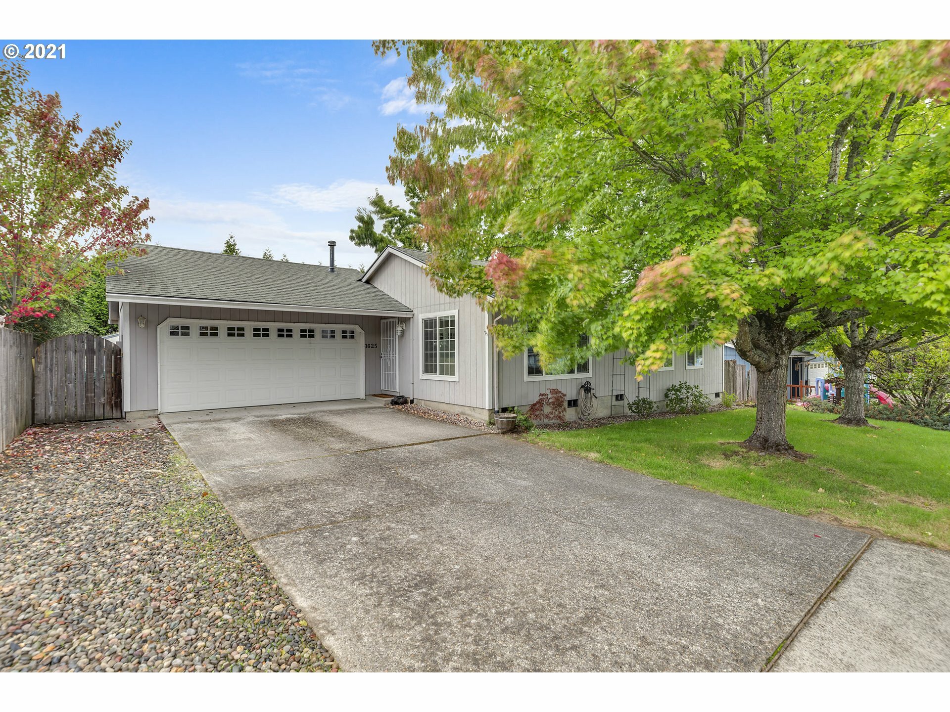 Property Photo:  1625 NE 235th Ave  OR 97060 