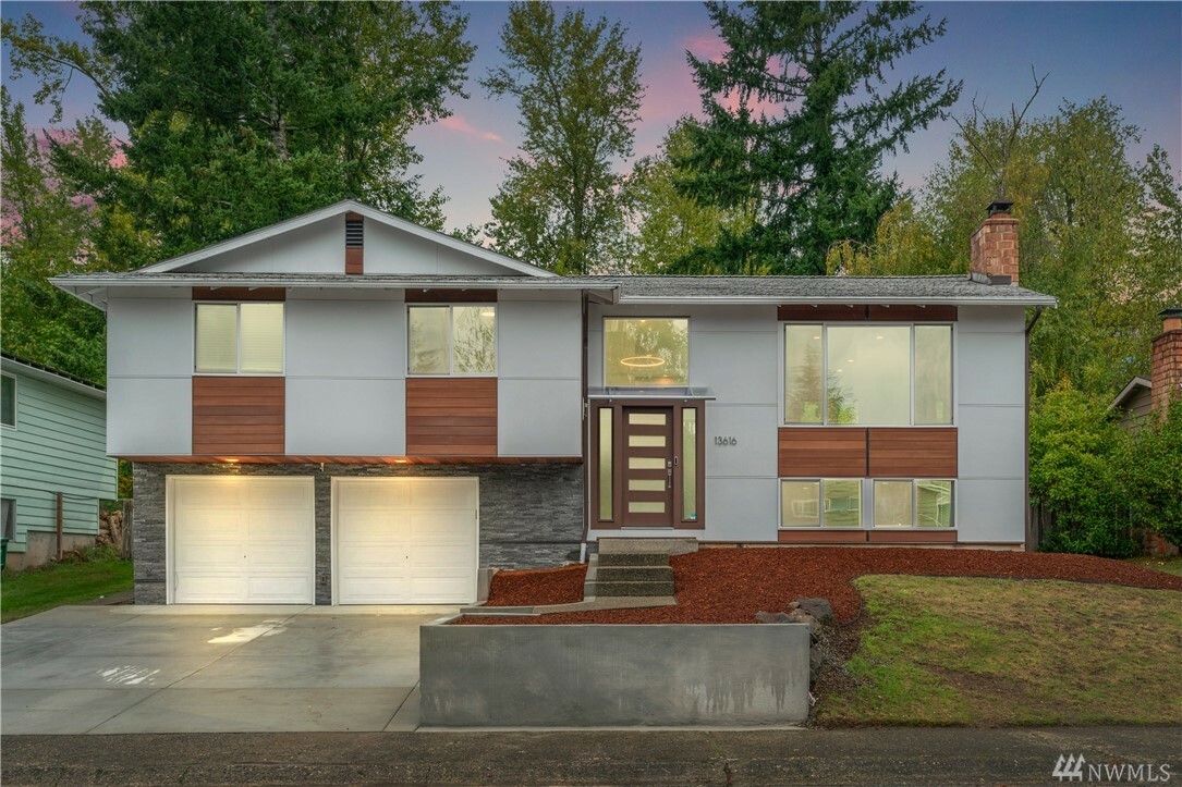 Property Photo:  13616 SE 170th St  WA 98058 