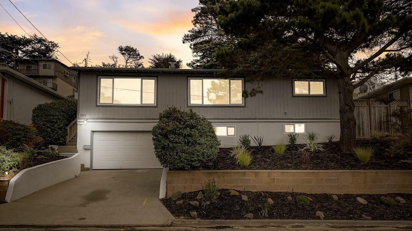 Property Photo:  555 Beaumont Boulevard  CA 94044 