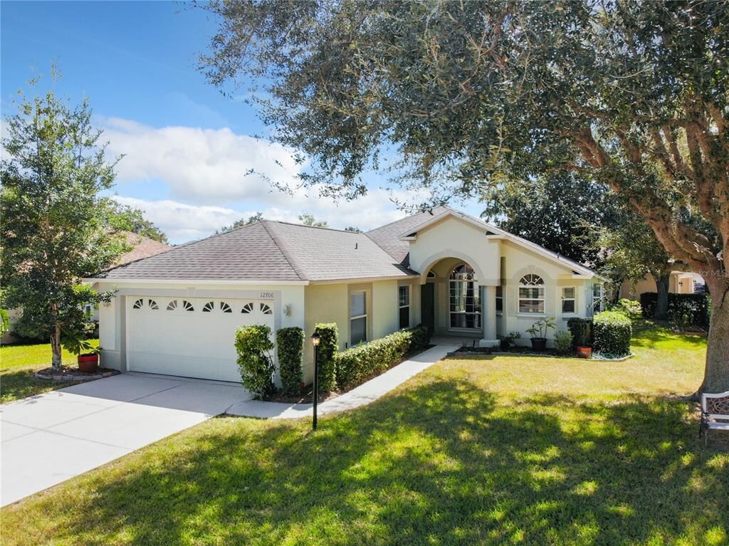 Property Photo:  12706 Tall Pines Way  FL 34202 