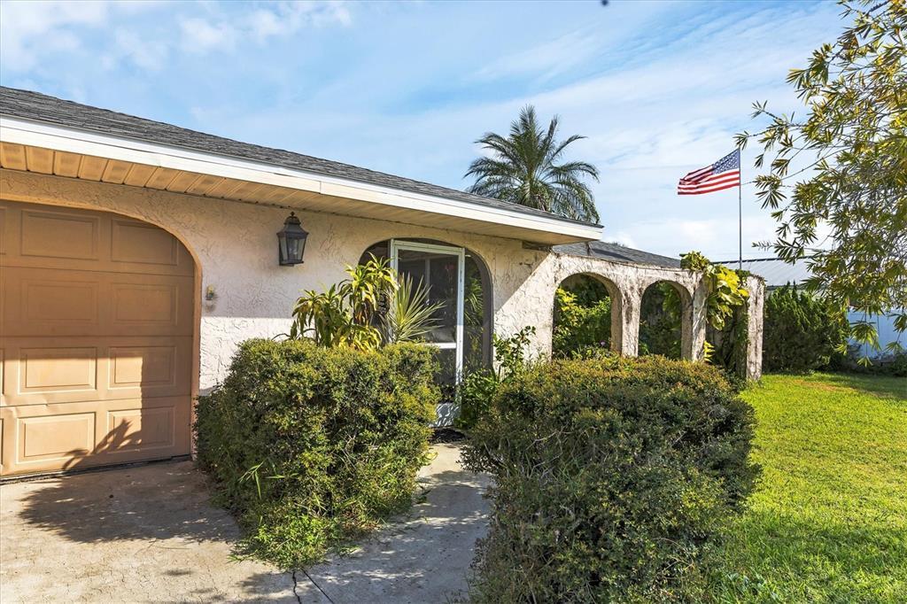 Property Photo: 1119 Magellan Drive FL 34243