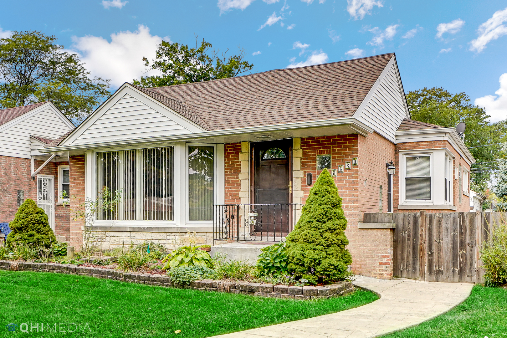 Property Photo:  8620 Springfield Avenue  IL 60076 