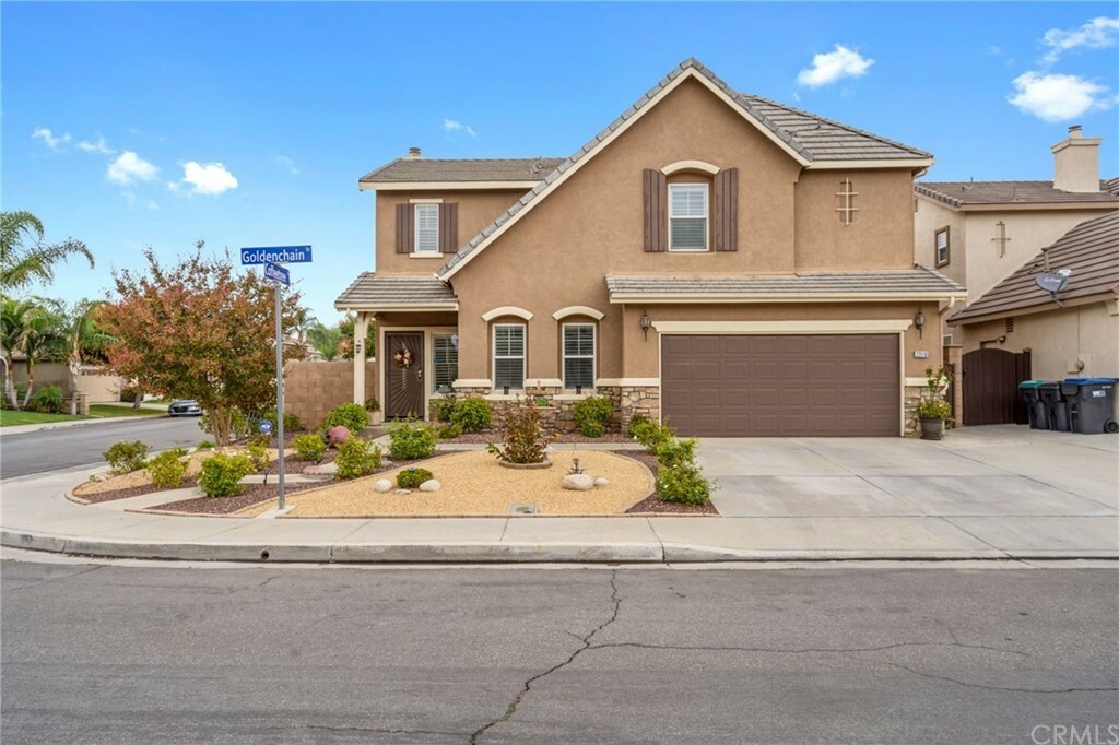 Property Photo:  22018 Goldenchain Street  CA 92553 