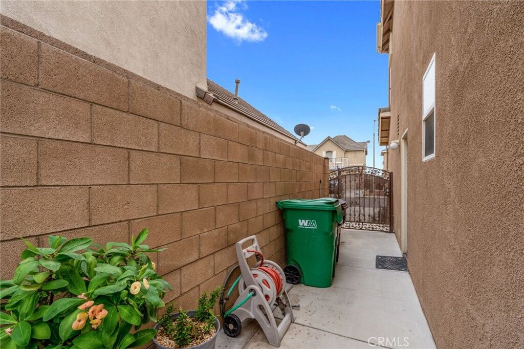 Property Photo:  22018 Goldenchain Street  CA 92553 