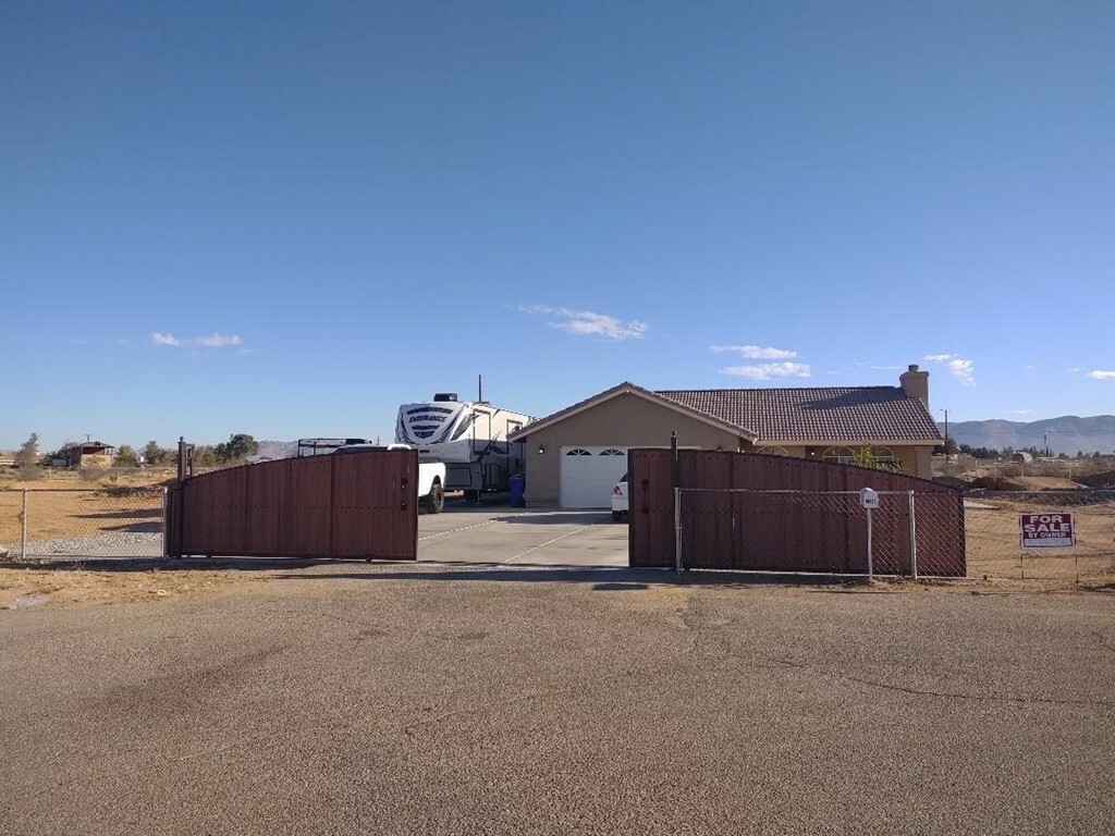 Property Photo: 10975 Toltec Lane CA 92308