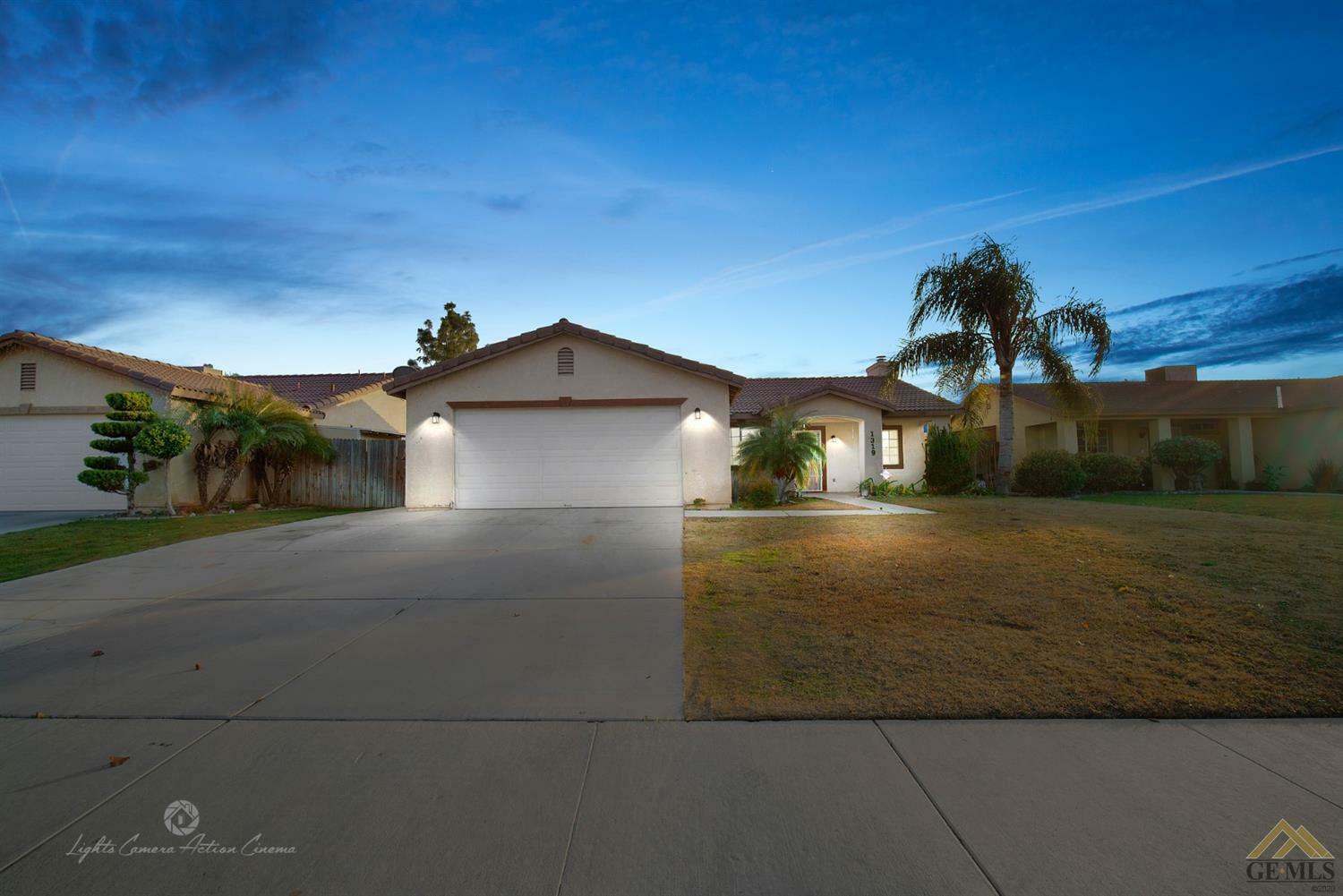 1319 Clipper Hills Drive  Bakersfield CA 93307 photo