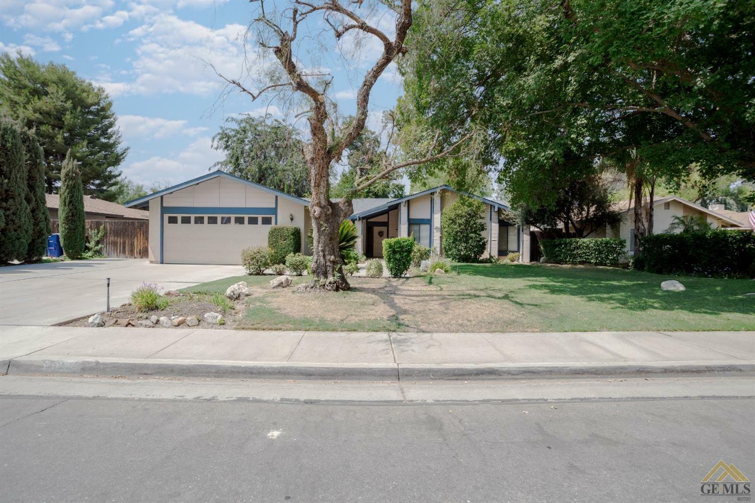 Property Photo:  605 Empty Saddle Lane  CA 93309 