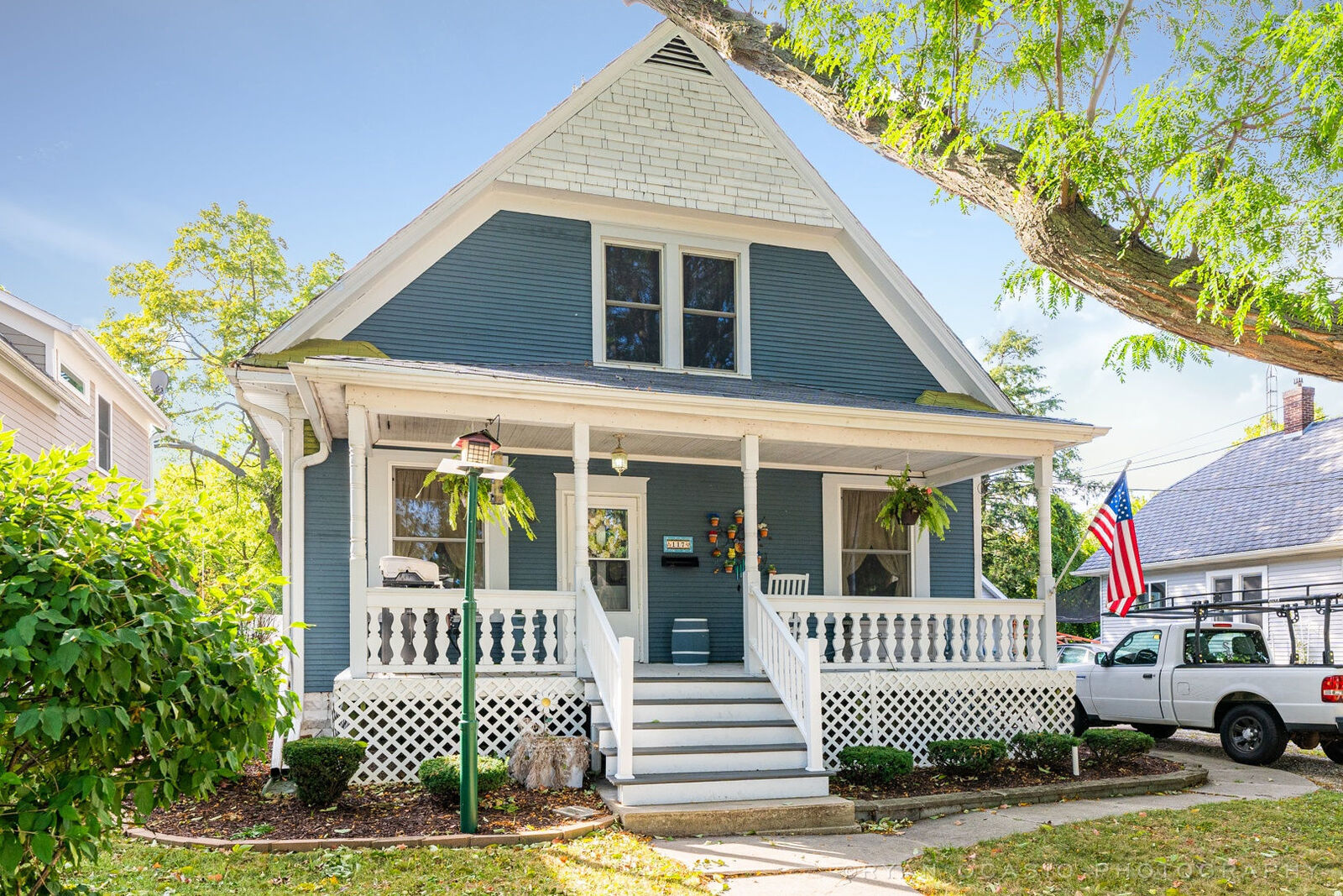 Property Photo:  117 Center Cross Street  IL 60178 