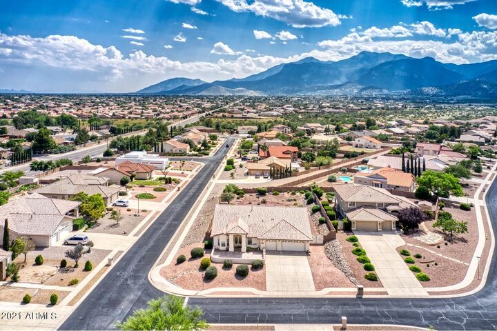Property Photo: 2382 Murietta Way AZ 85650