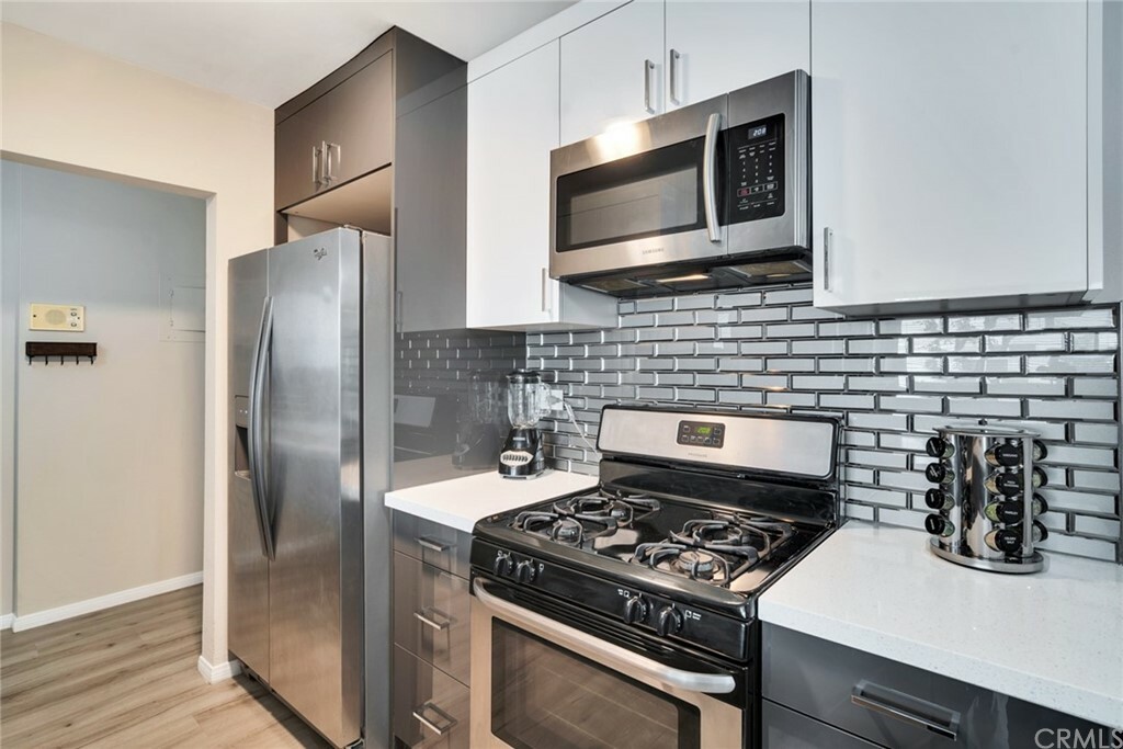 Property Photo:  421 S La Fayette Park Place 326  CA 90057 