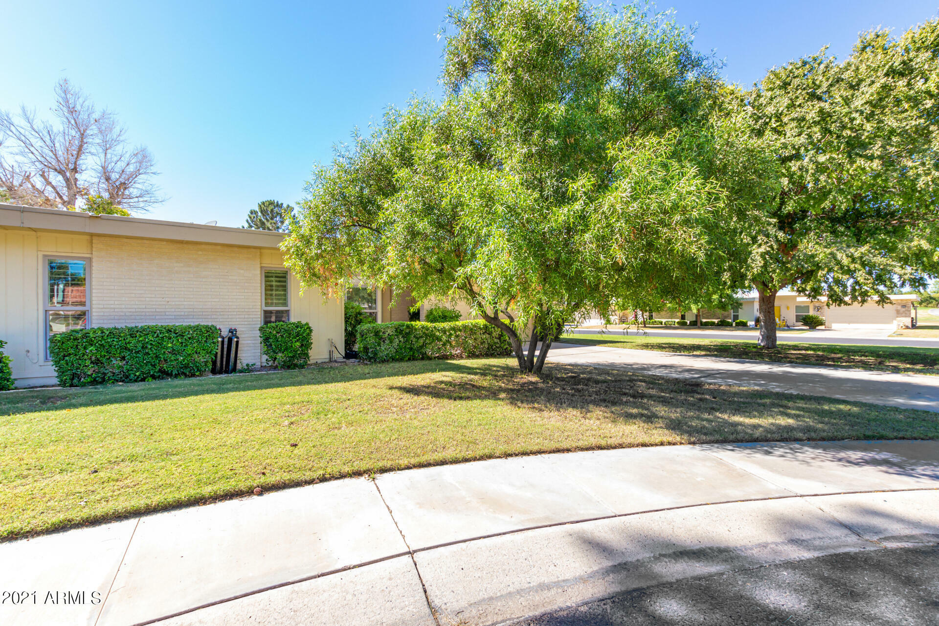 Property Photo: 10021 W Highwood Lane AZ 85373