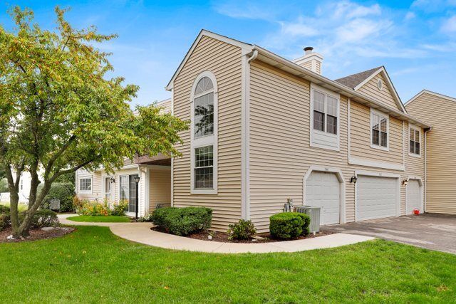Property Photo: 300 Le Parc Circle 0 IL 60089