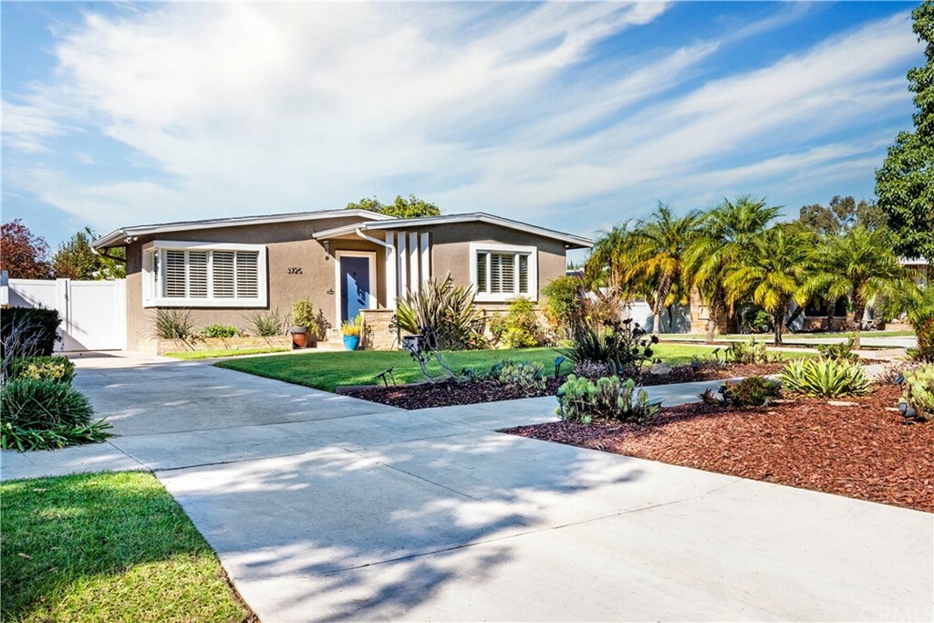 Property Photo: 3725 Pacific Avenue CA 90807