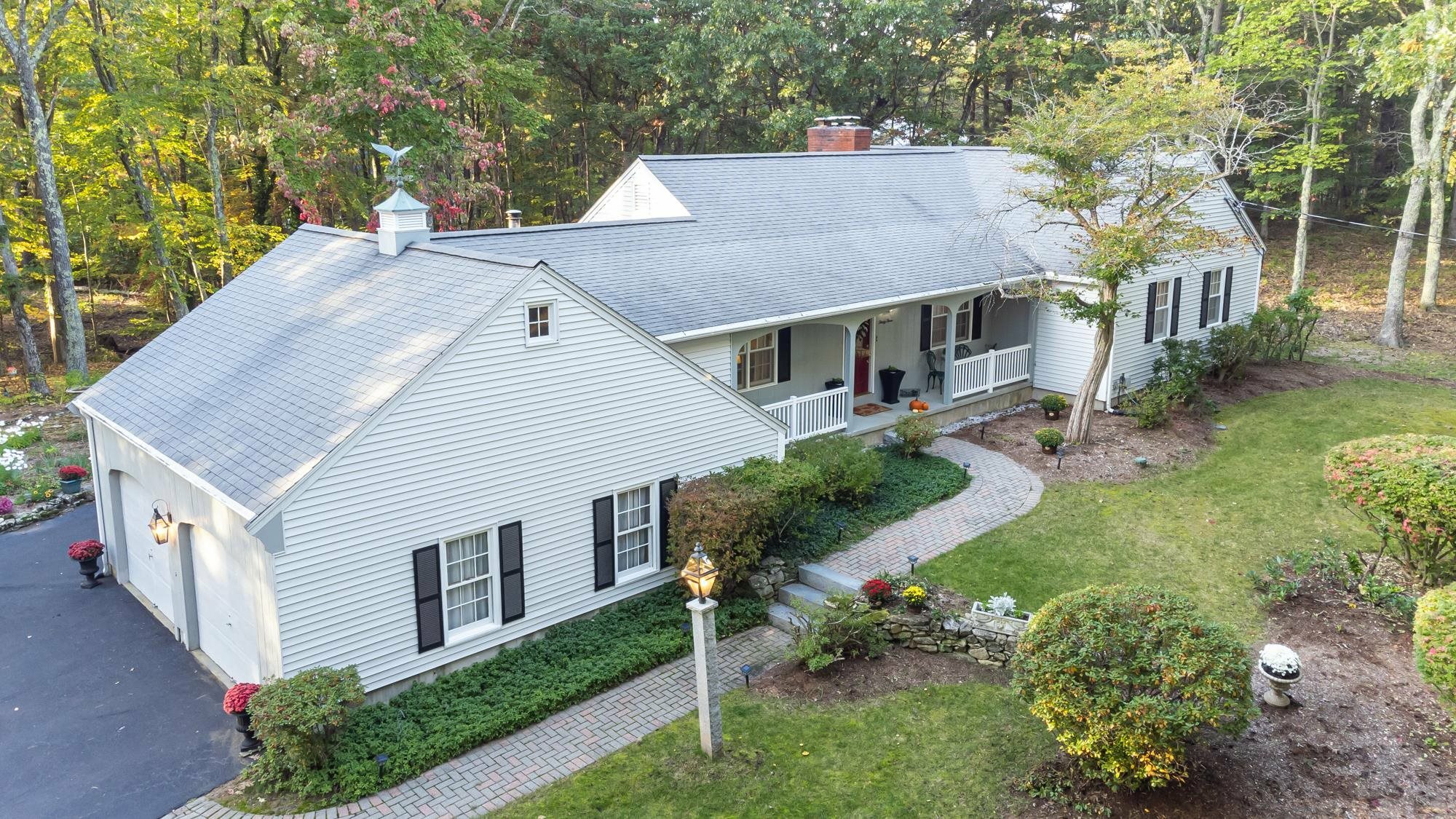 Property Photo:  33 Pinecrest Drive  NH 03110 