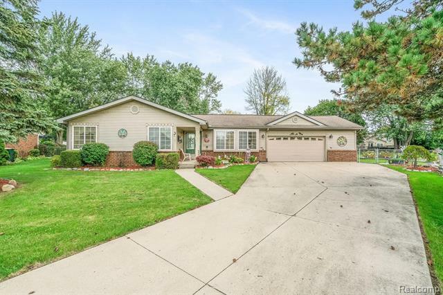 Property Photo: 41740 Creston Court MI 48187