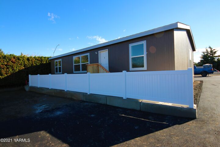 802 N 40th Ave 84  Yakima WA 98908 photo