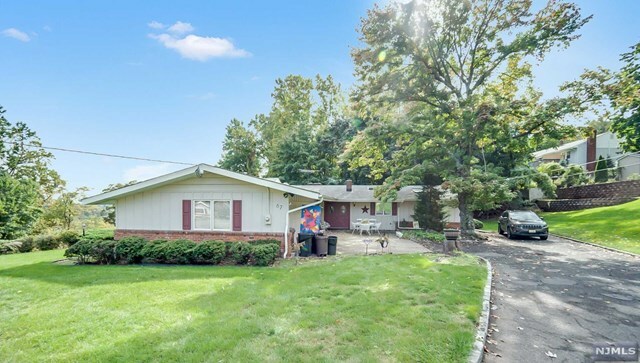 Property Photo:  67 Park Slope Terrace  NJ 07506 