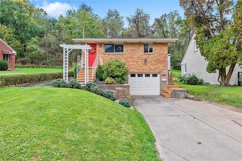 Property Photo:  550 Roseland Ave  PA 15214 