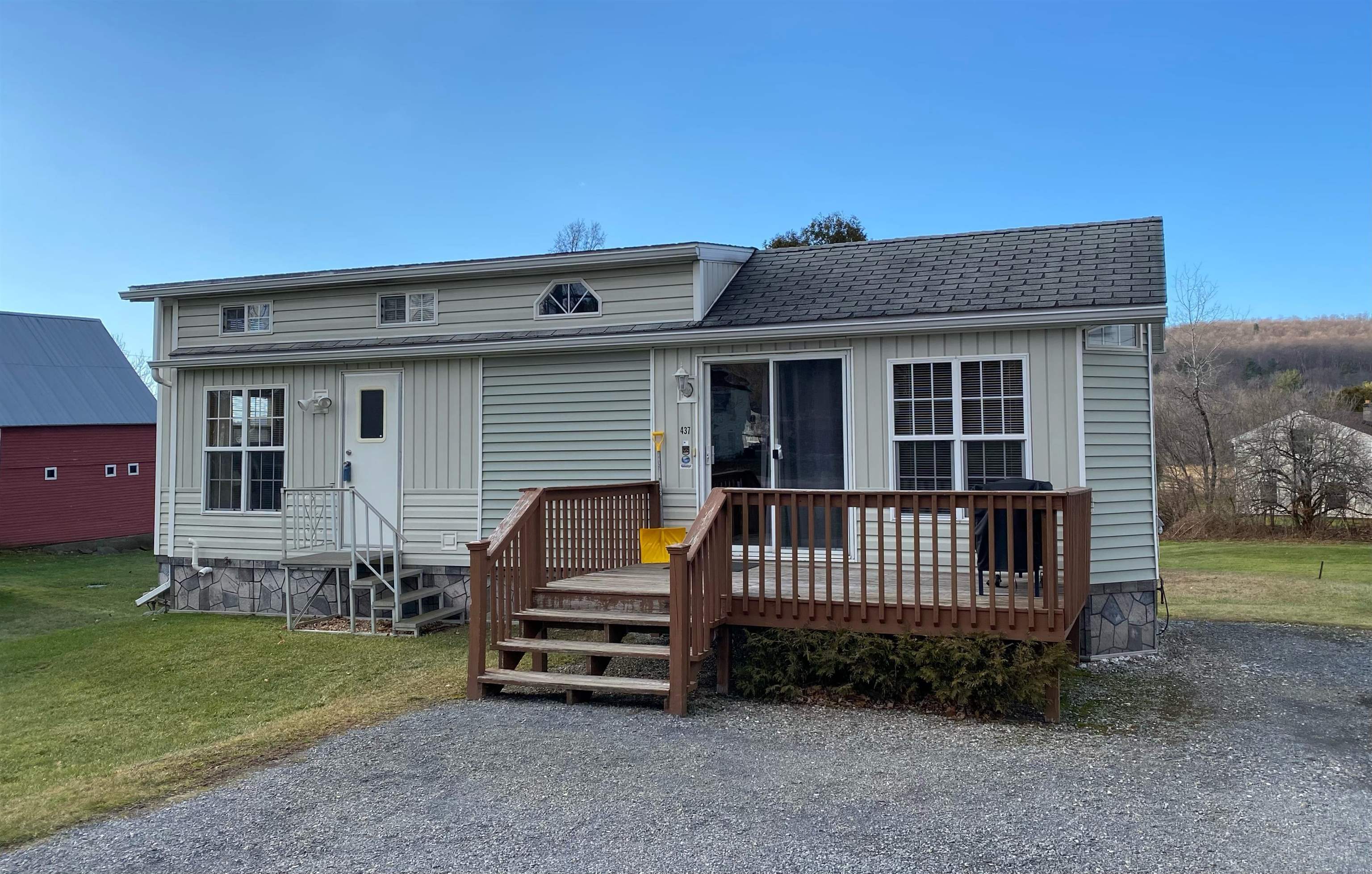 Property Photo:  437 Vt Route 15  VT 05489 