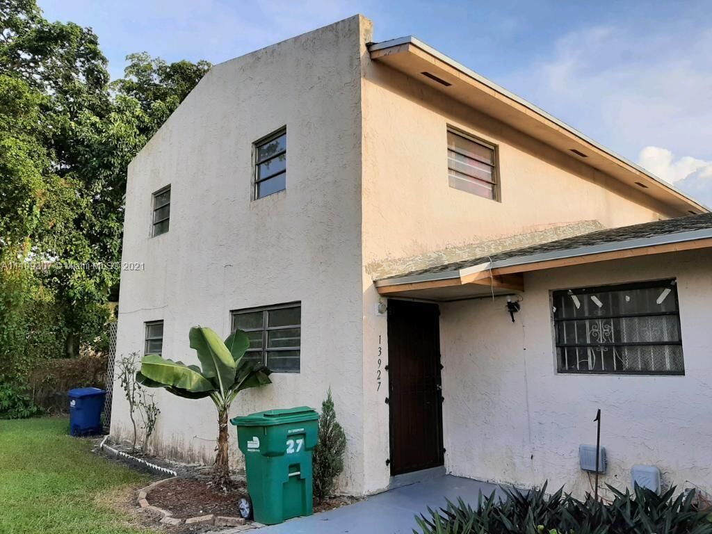 Property Photo: 13927 NE 3rd Ct B-4 FL 33161