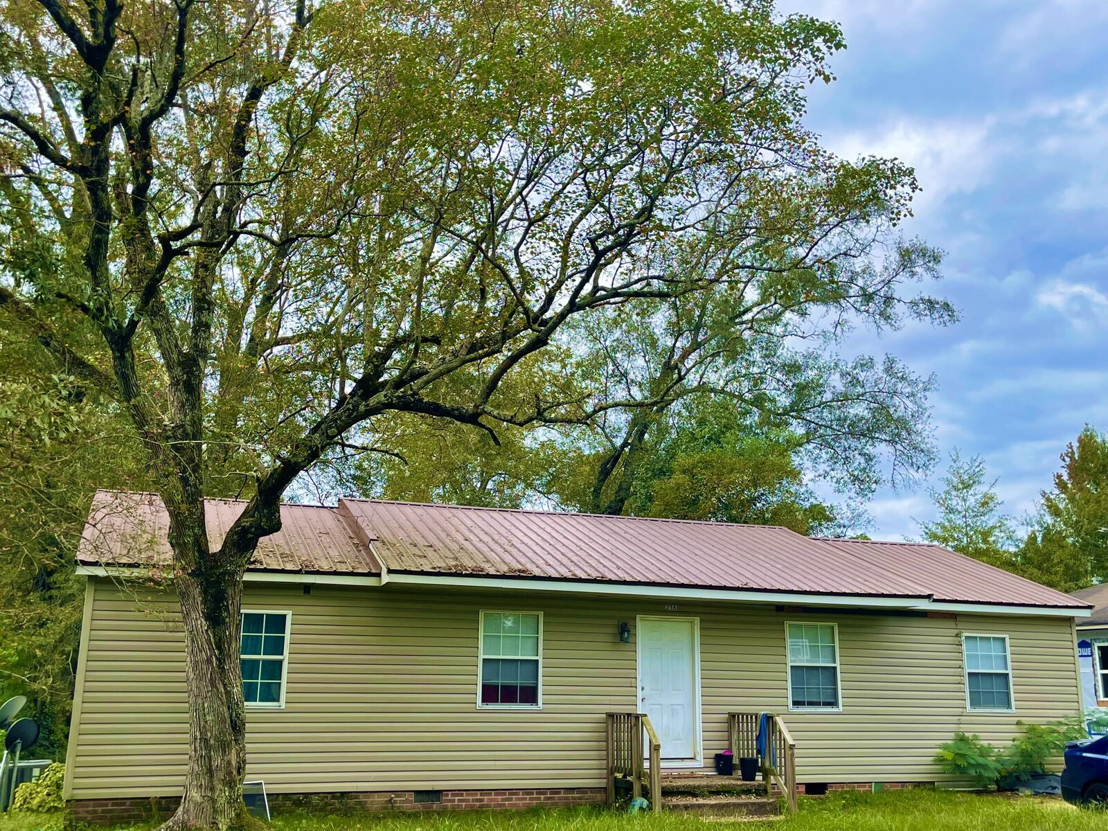 Property Photo:  216 N 18th Ave.  MS 39401 