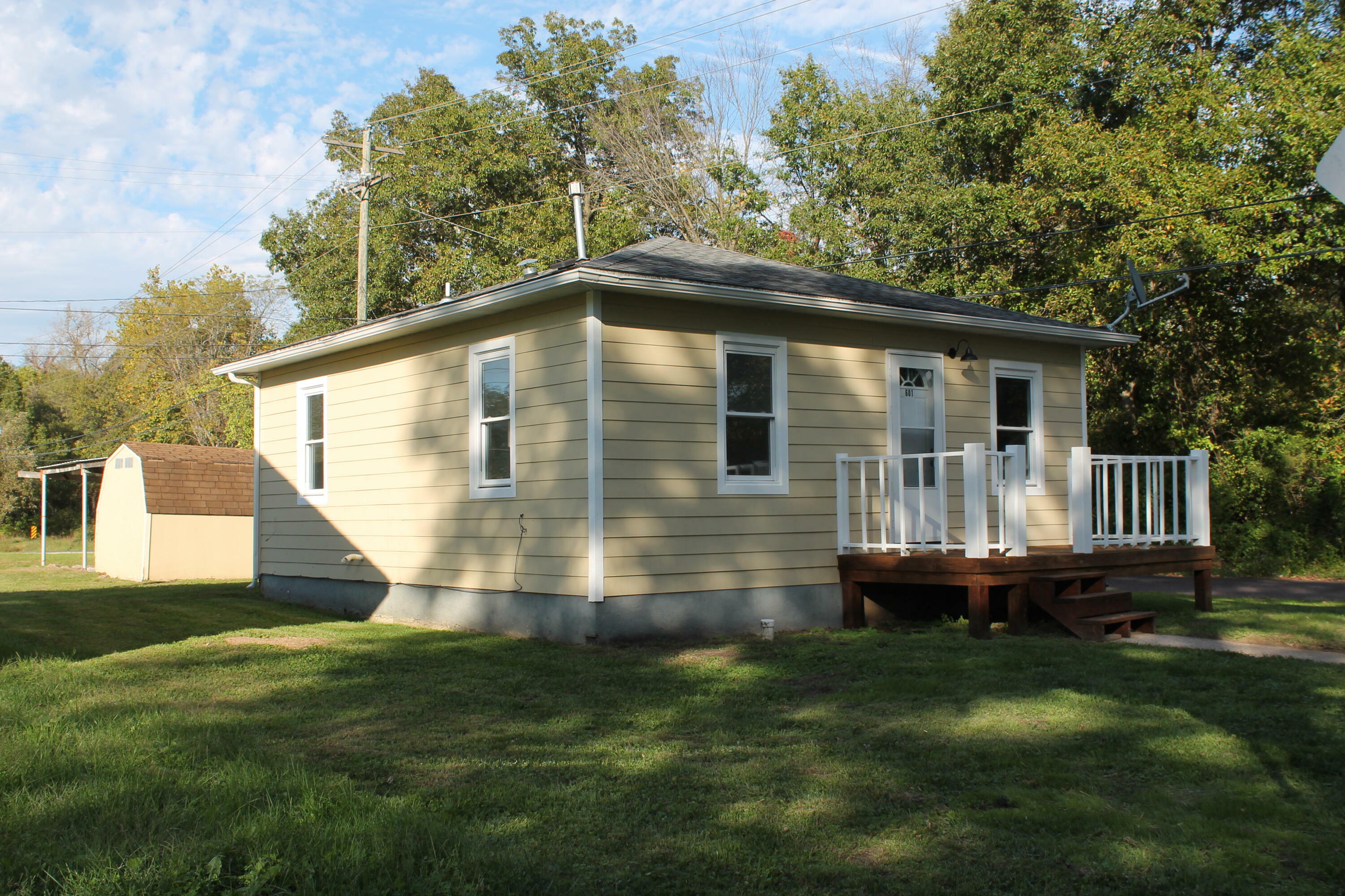 Property Photo:  601 Elm Street  MO 65251 