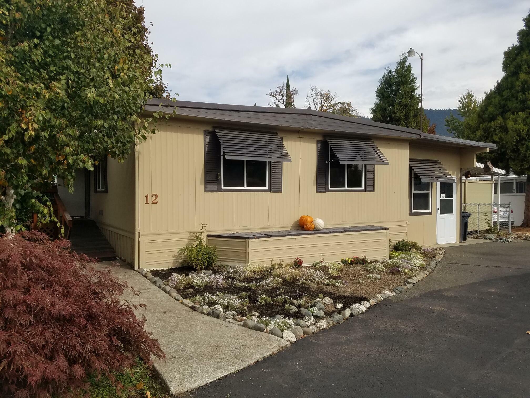 Property Photo: 2325 NW Highland Avenue 12 OR 97526