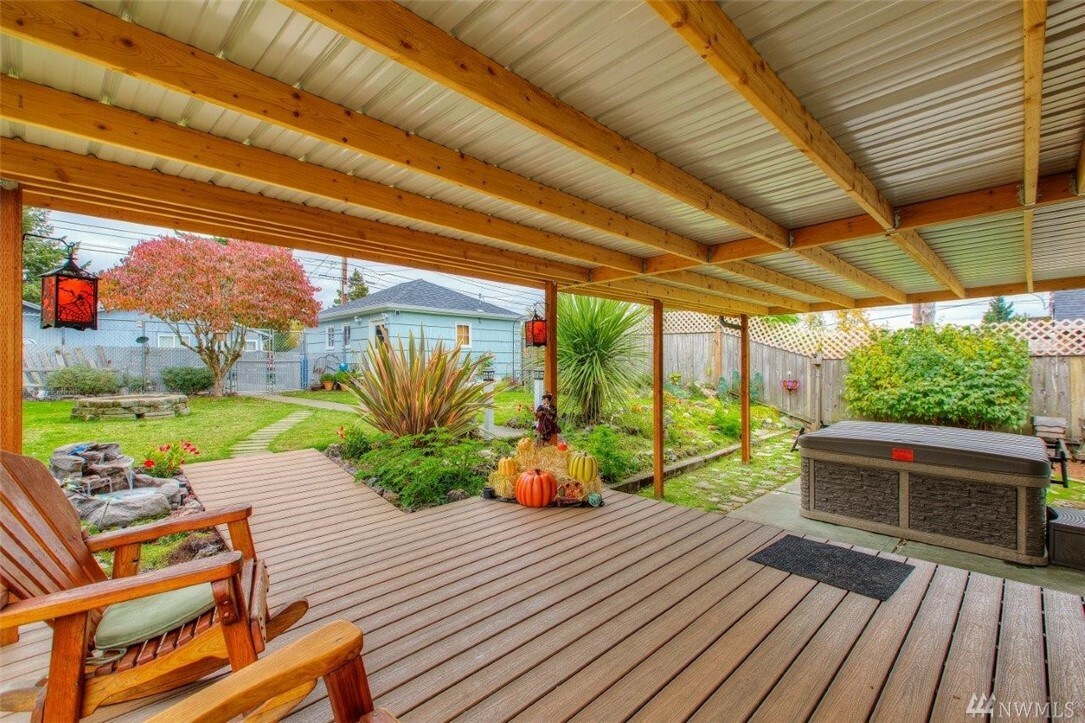 Property Photo:  1745 S Cushman Ave  WA 98405 