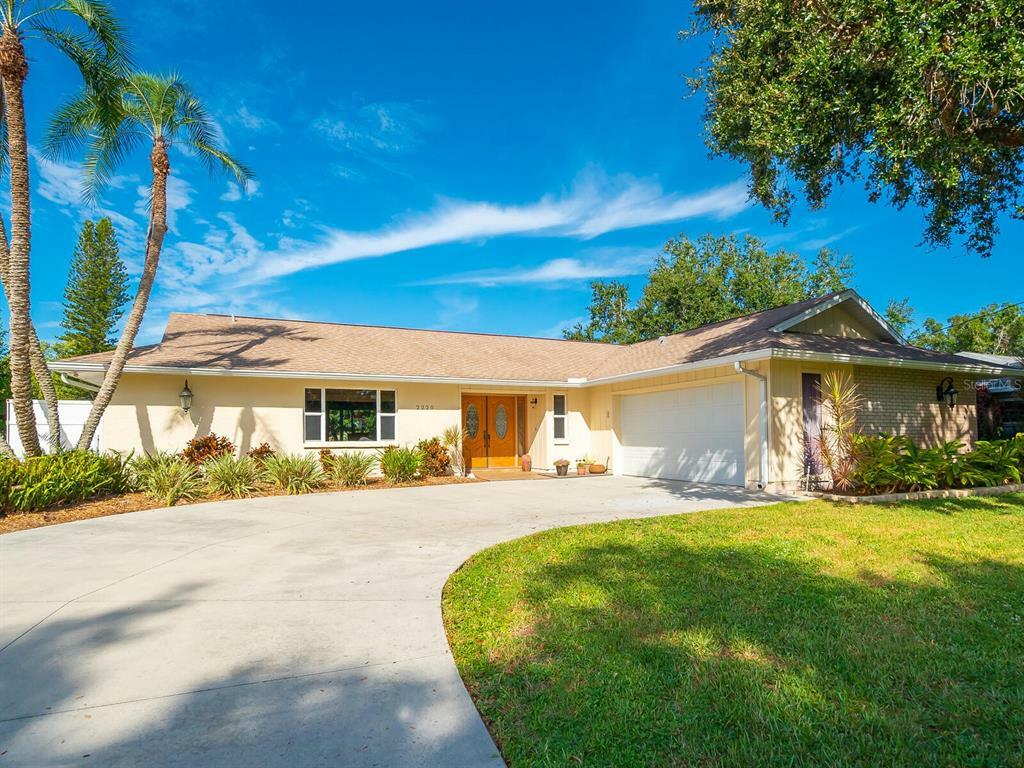 Property Photo:  2220 River Ridge Drive  FL 34239 