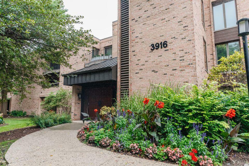 Property Photo: 3916 N Oakland Ave 220 WI 53211