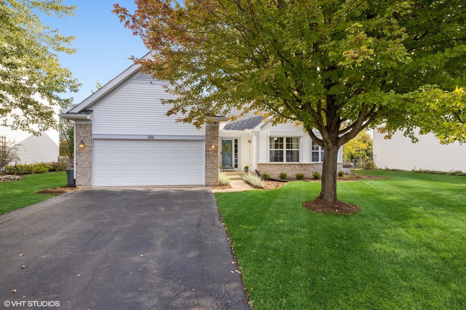 Property Photo: 386 Mallard Lane IL 60554