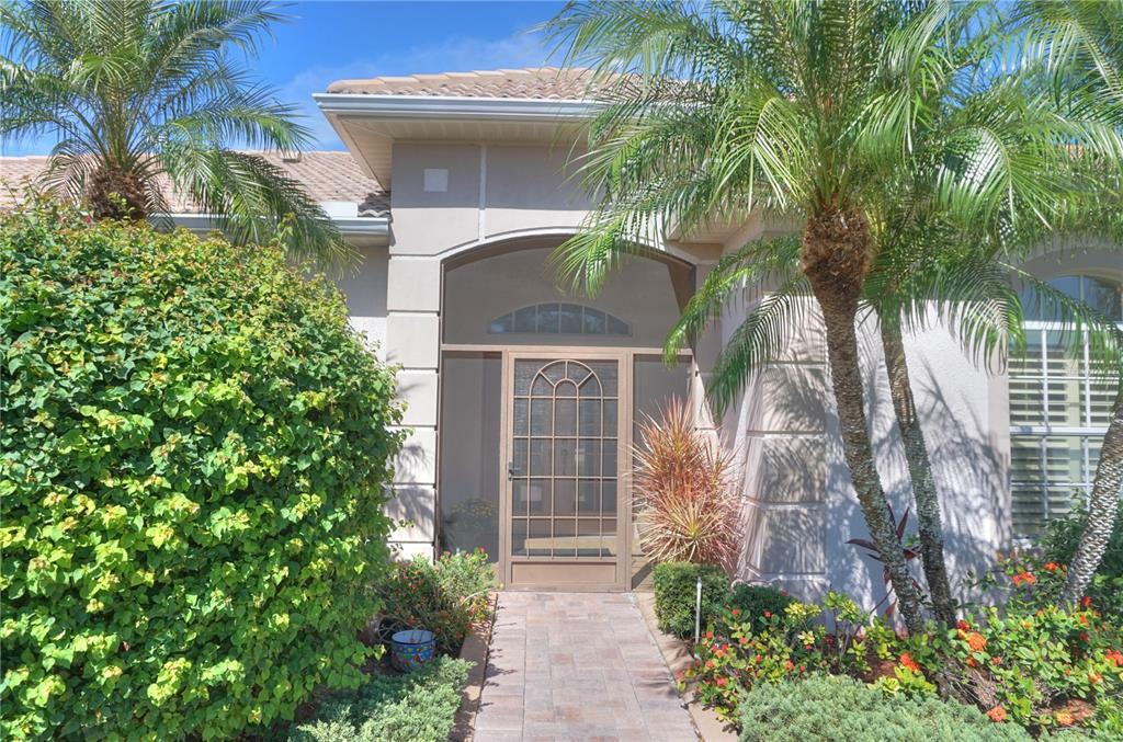Property Photo: 865 Macaw Circle FL 34285