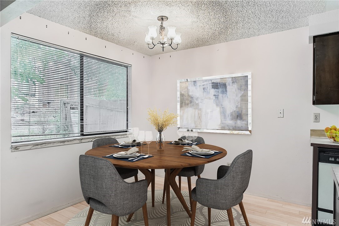 Property Photo: 513 N 105th St WA 98133