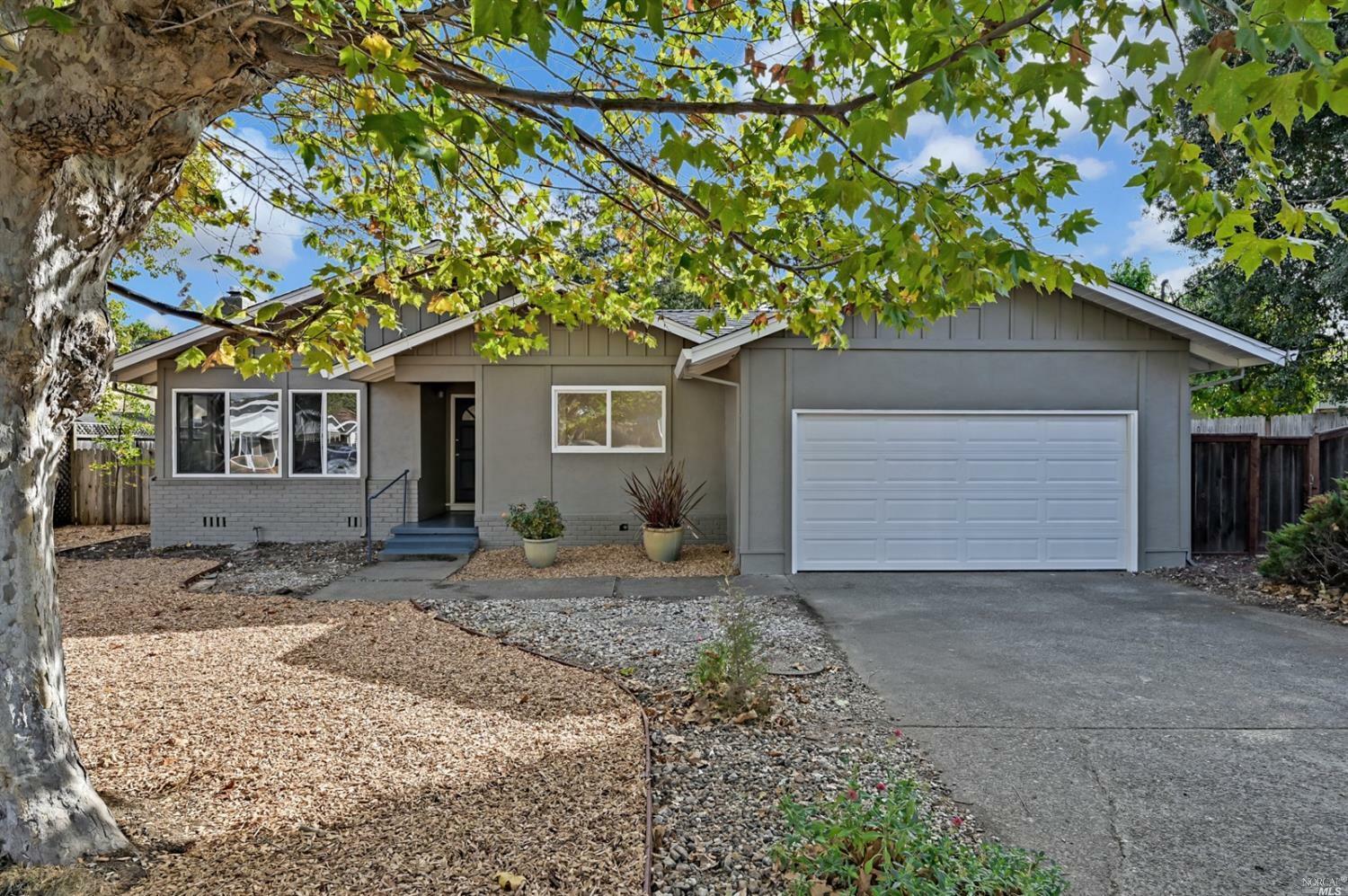 Property Photo:  4 Adams Court  CA 94947 