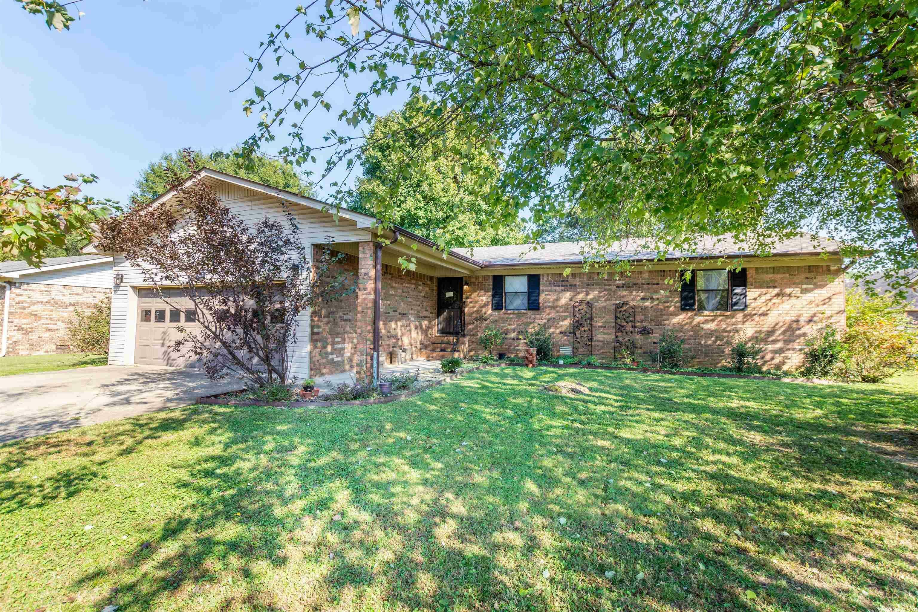 Property Photo:  303 N 12th St Street  AR 72450 