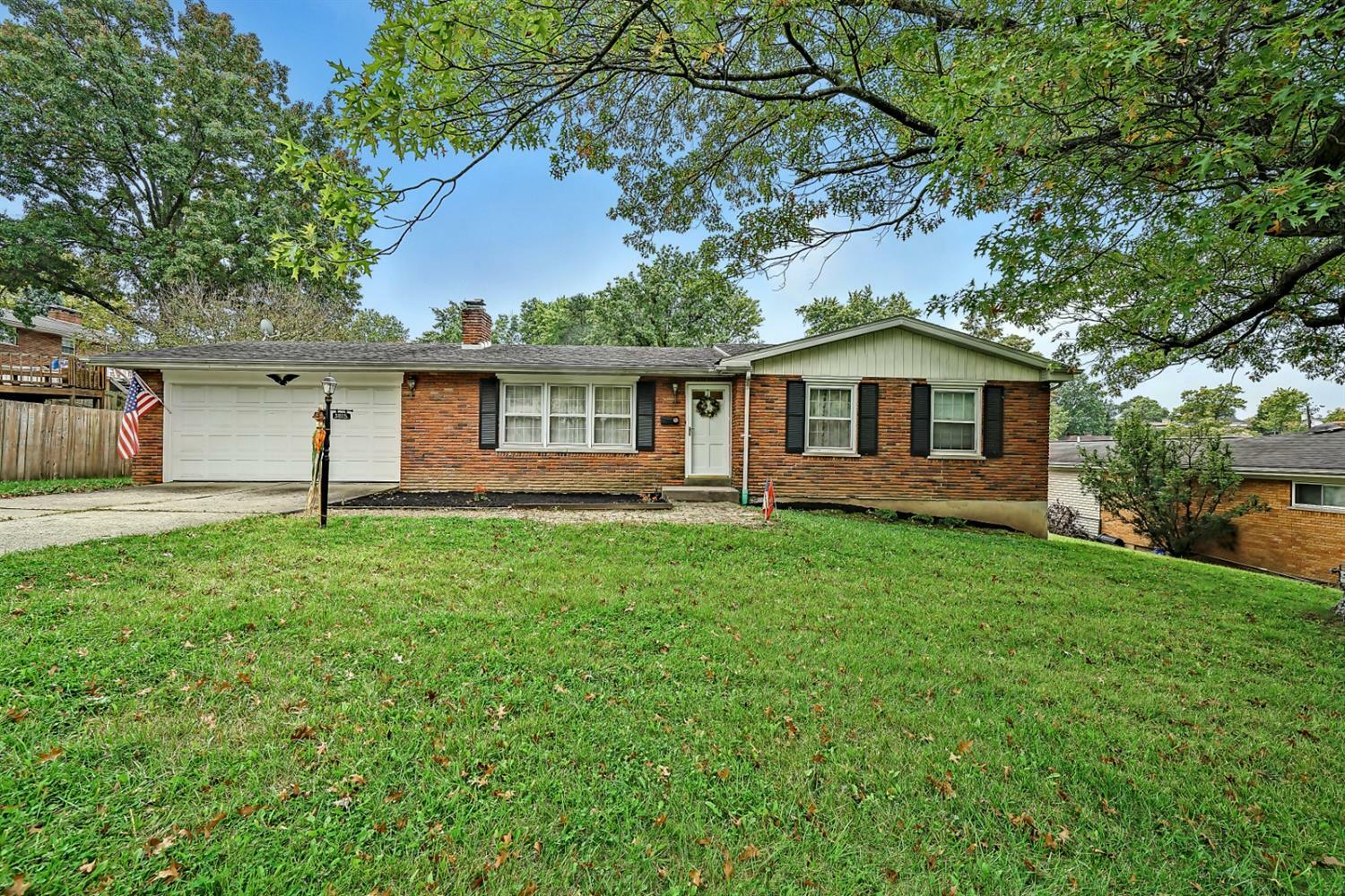 Property Photo: 3815 Robinhill Dr OH 45211