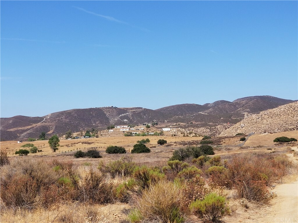 Property Photo:  42060 Powerline Road  CA 92543 