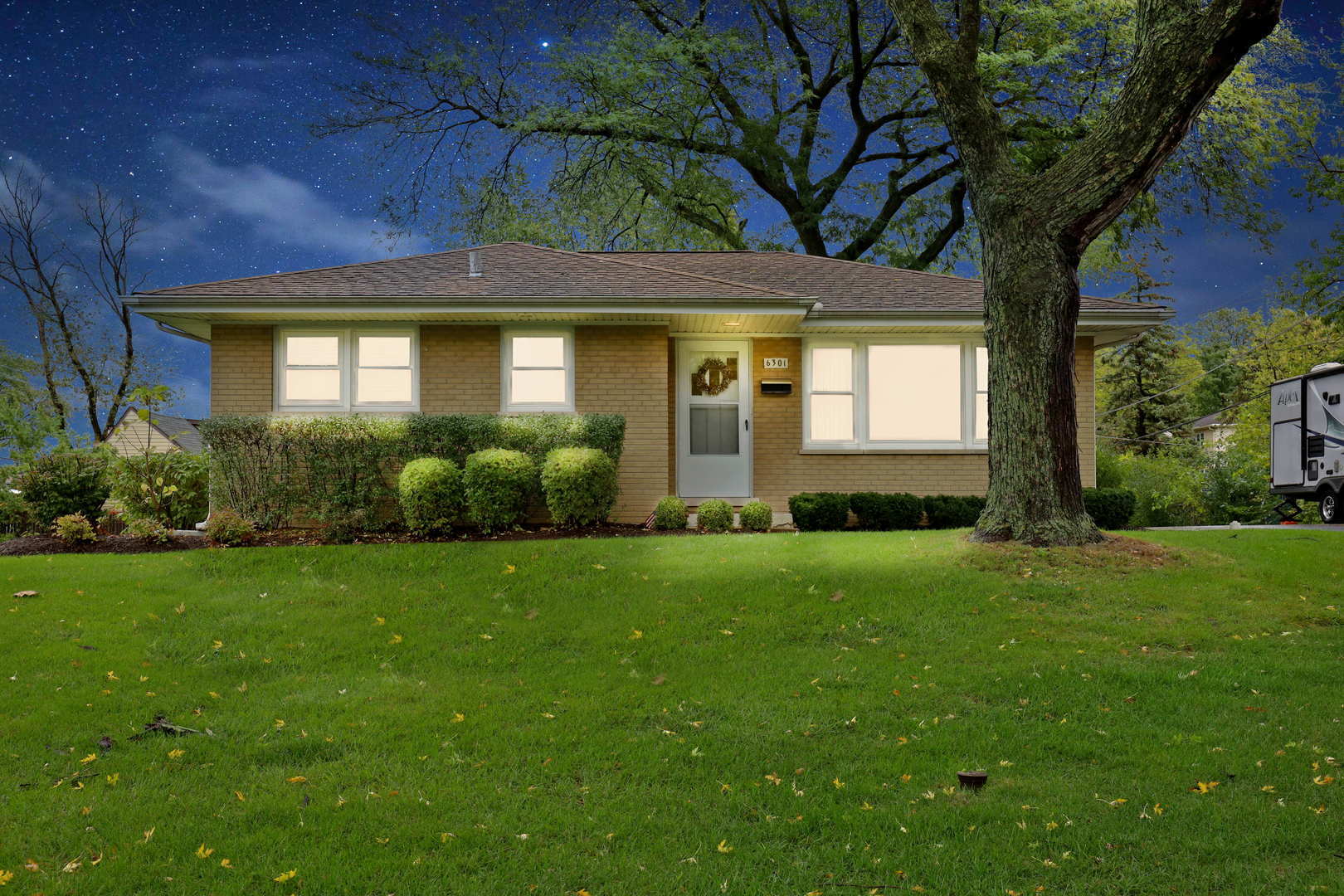 Property Photo:  6301 Saratoga Avenue  IL 60516 