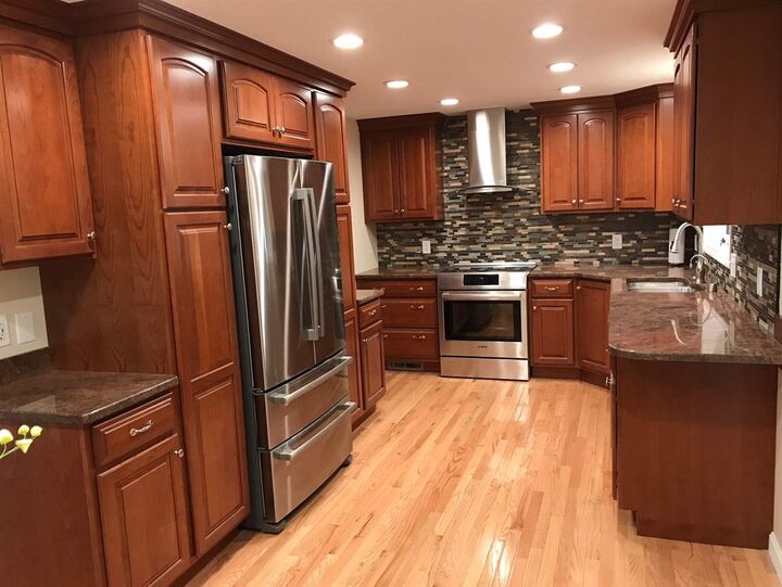 Property Photo:  8 Lexington Court  NH 03051 