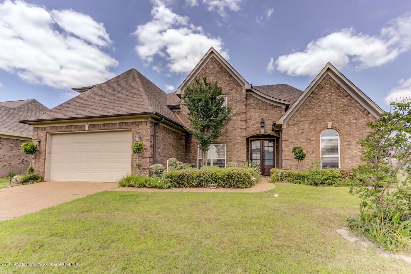 Property Photo: 2904 S. Cherry Drive MS 38671