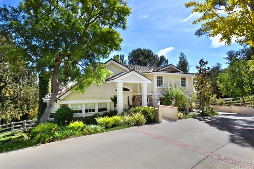 Property Photo: 5510 Hoback Glen Road CA 91302