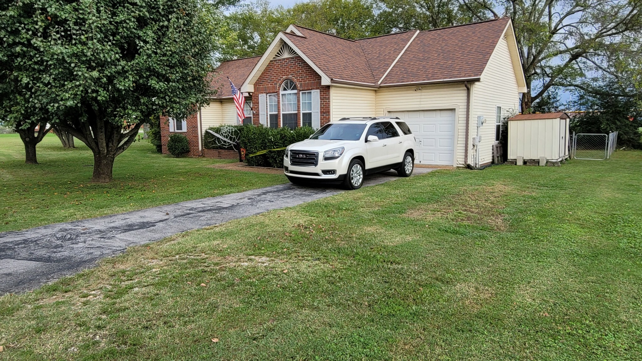 Property Photo:  403 Parkside Cir  TN 37087 