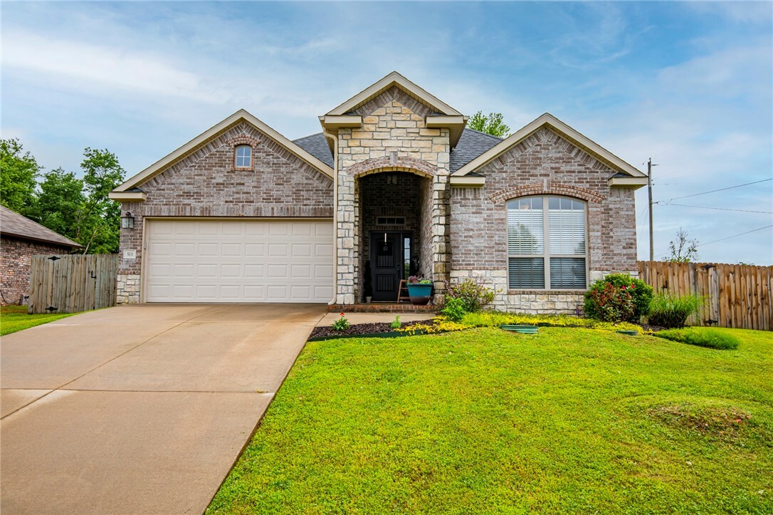 Property Photo:  513 Hampton Park Bend Bend  AR 72718 