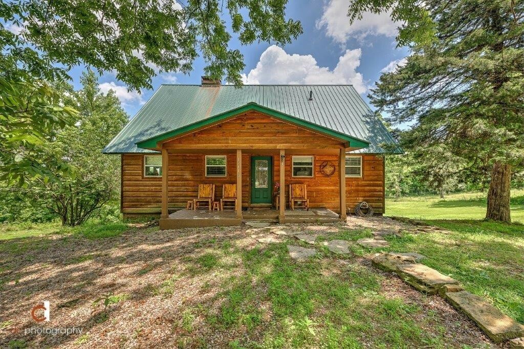 Property Photo:  17118 Clantonville Road  AR 72732 