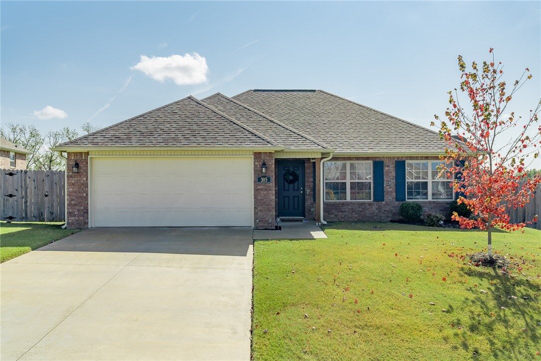 Property Photo: 305 Driftwood Street AR 72745