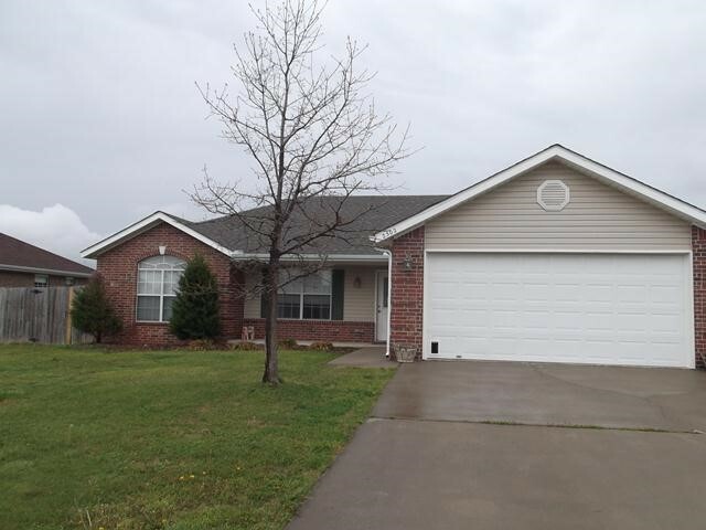 Property Photo: 2302 SW 16th Street AR 72712