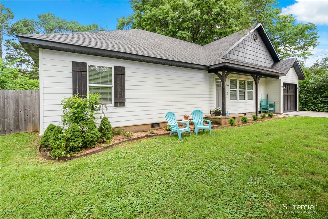 Property Photo:  2014 Lawson Street  AR 72703 