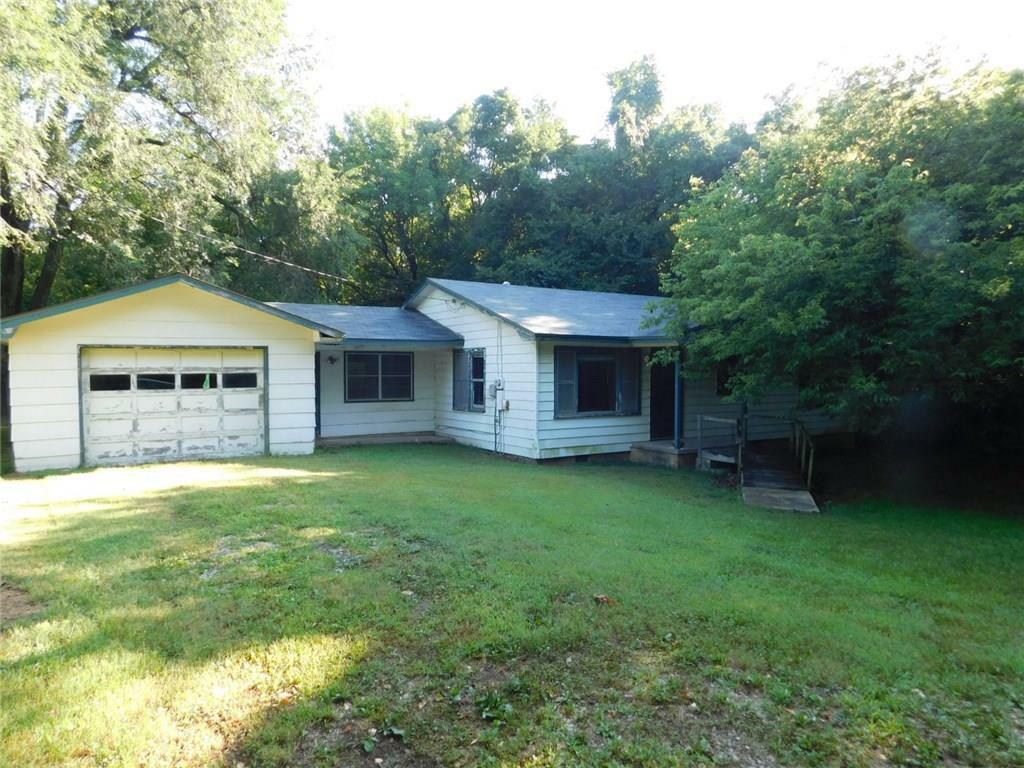 Property Photo:  240 Lossing Street  AR 72730 