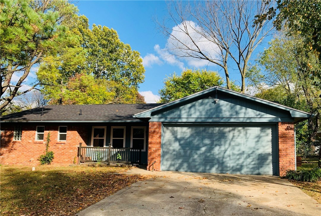 1610 N Ramsey Avenue  Fayetteville AR 72703 photo