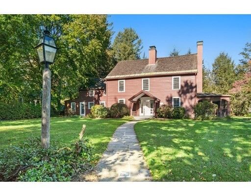 Property Photo: 2 Brookshire Rd MA 01609